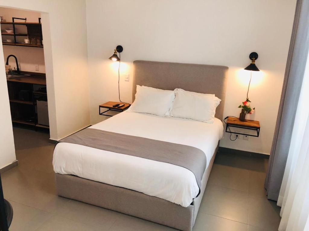 Aparthotel Urban Gran Plaza à Zapopan Extérieur photo