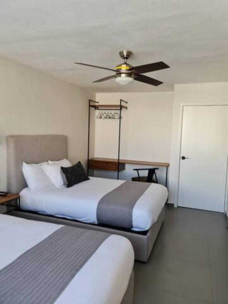 Aparthotel Urban Gran Plaza à Zapopan Extérieur photo