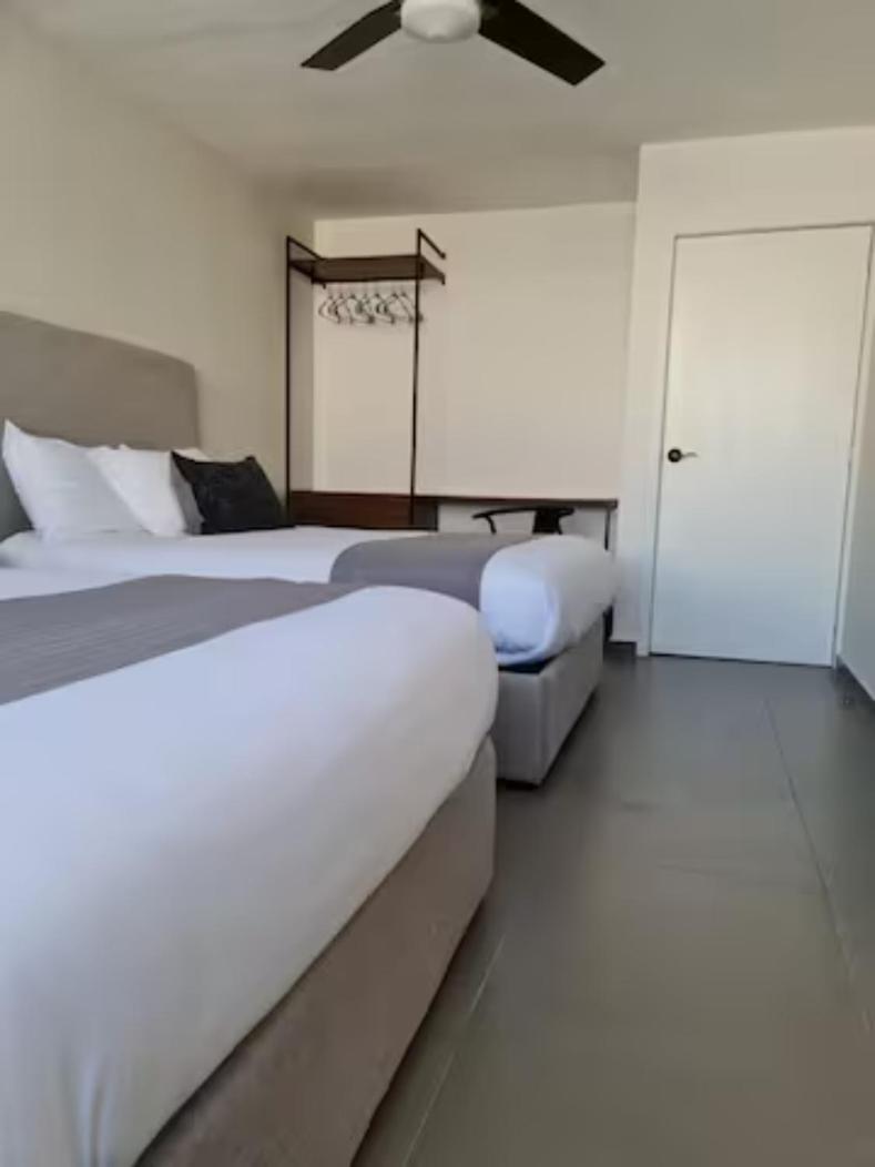 Aparthotel Urban Gran Plaza à Zapopan Extérieur photo