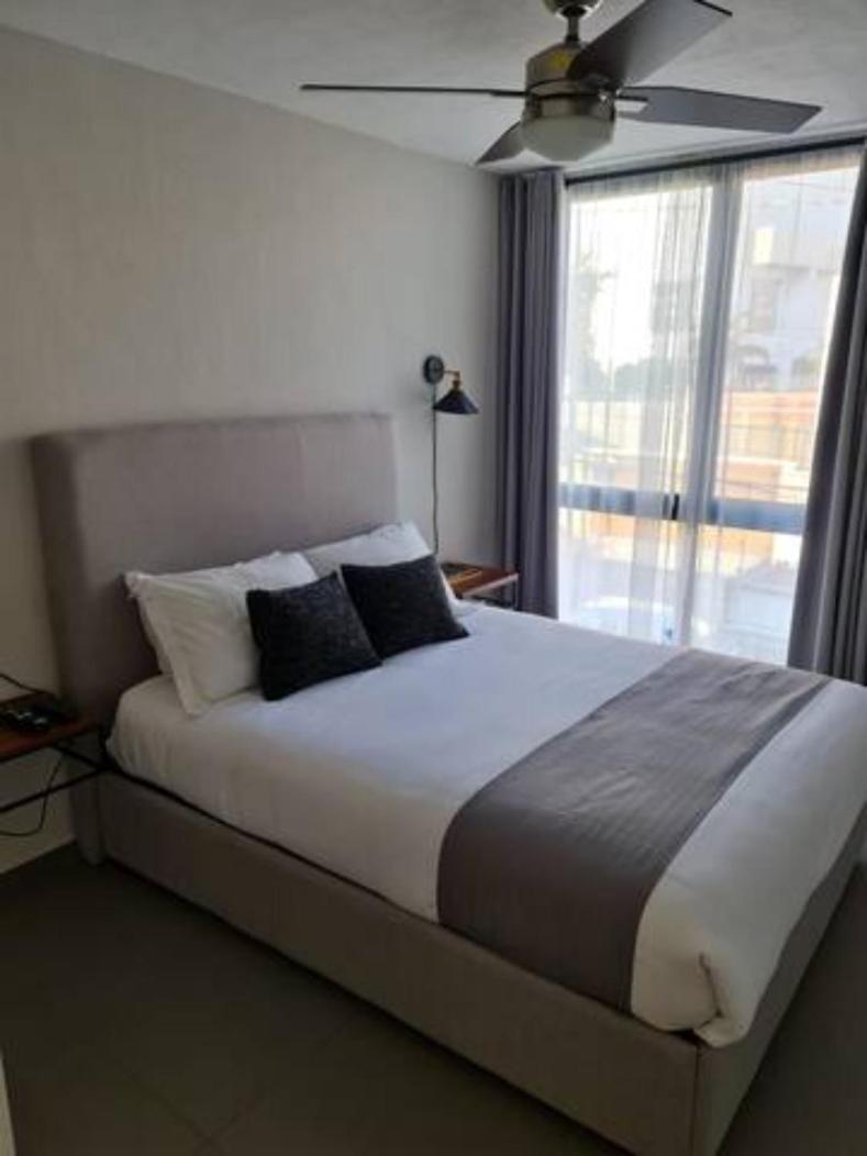 Aparthotel Urban Gran Plaza à Zapopan Extérieur photo